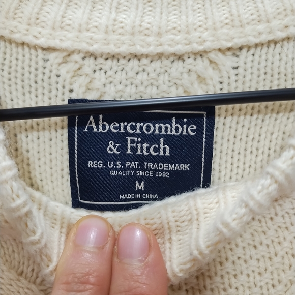 Abercrombie & Fitch Beige Cable Knit Sweater - Picture 4 of 7